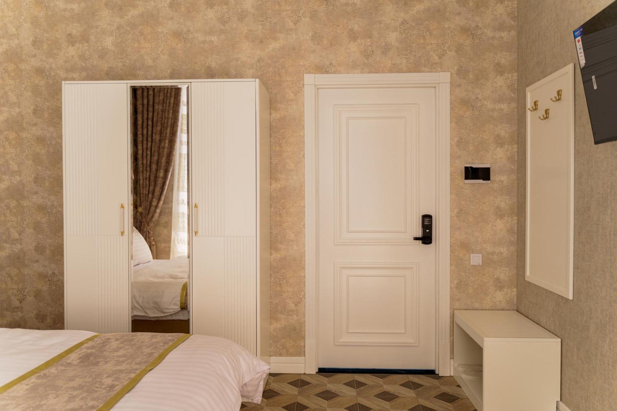 Ayniy Hotel Samarkand Esterno foto
